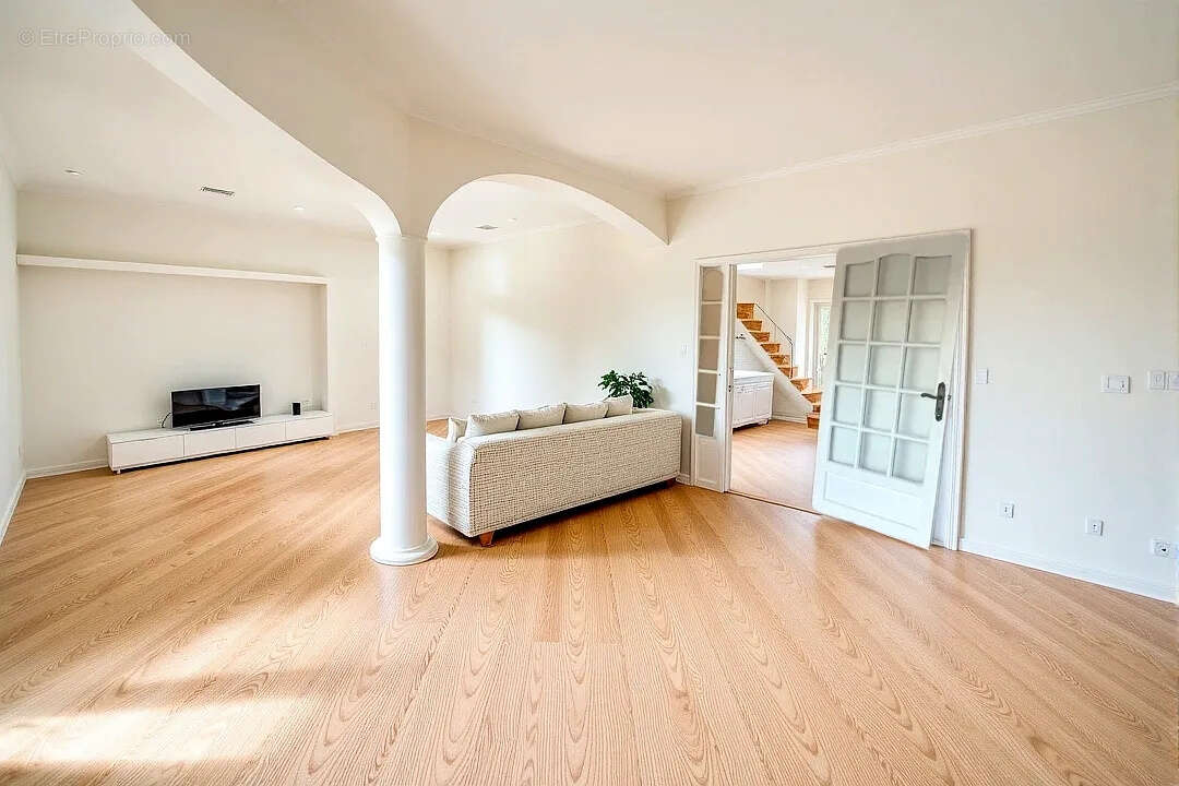 Maison à GALLARGUES-LE-MONTUEUX