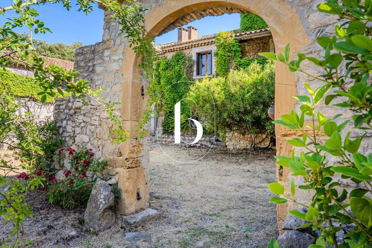 Maison à GOUDARGUES