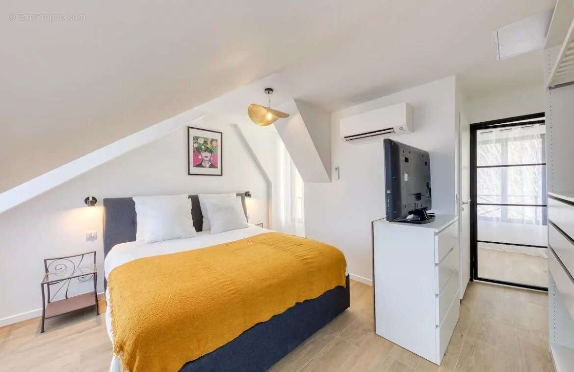 Maison à ISSY-LES-MOULINEAUX