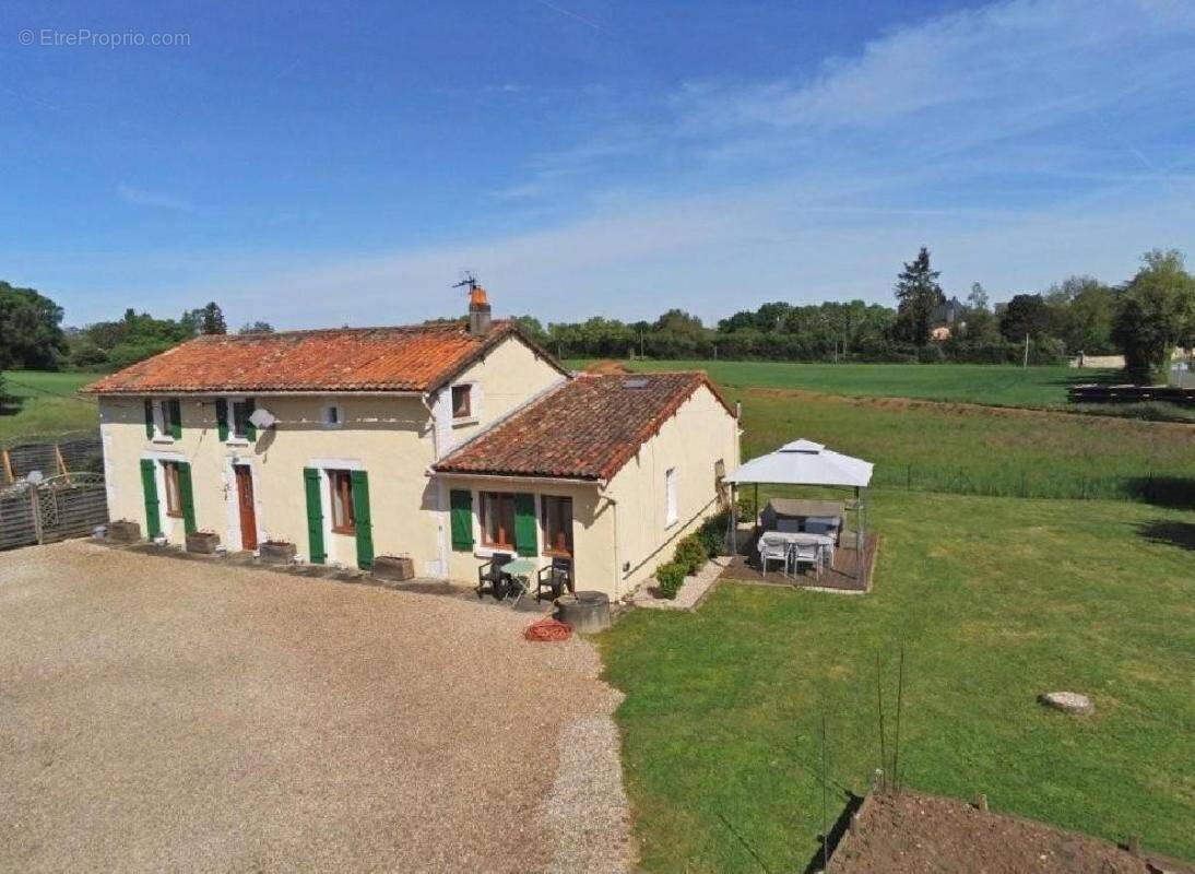 Maison à SAUZE-VAUSSAIS