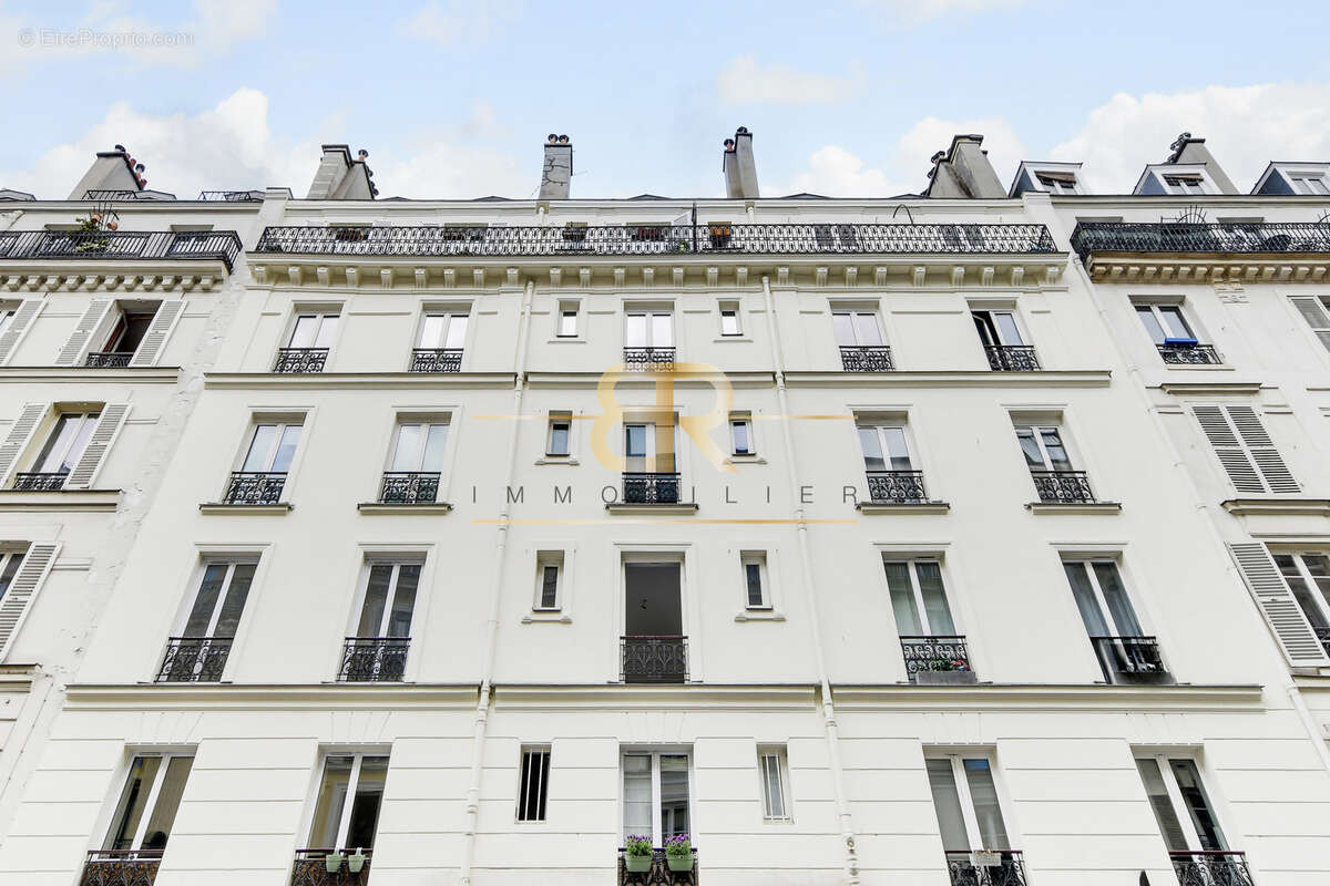 Appartement à PARIS-14E