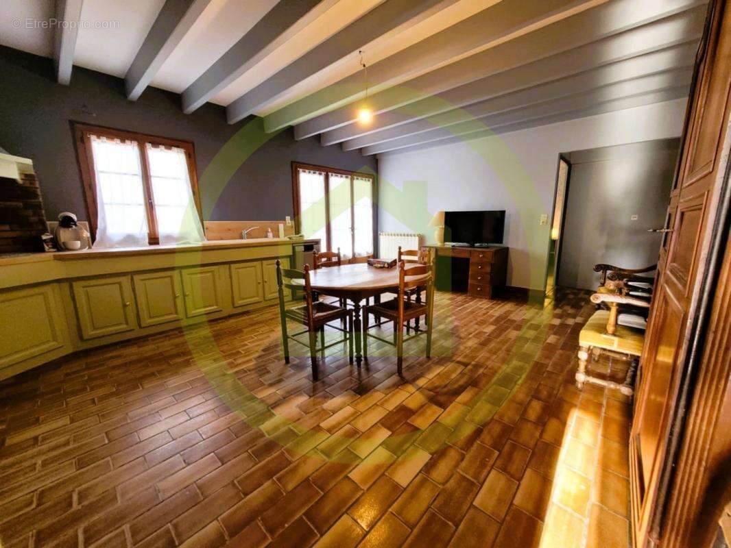 Maison à SAINTE-RAMEE