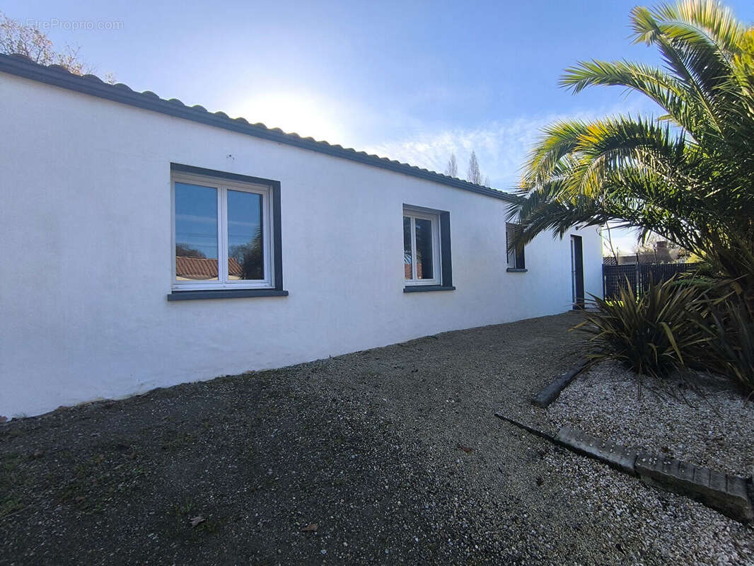 Maison à COMMEQUIERS