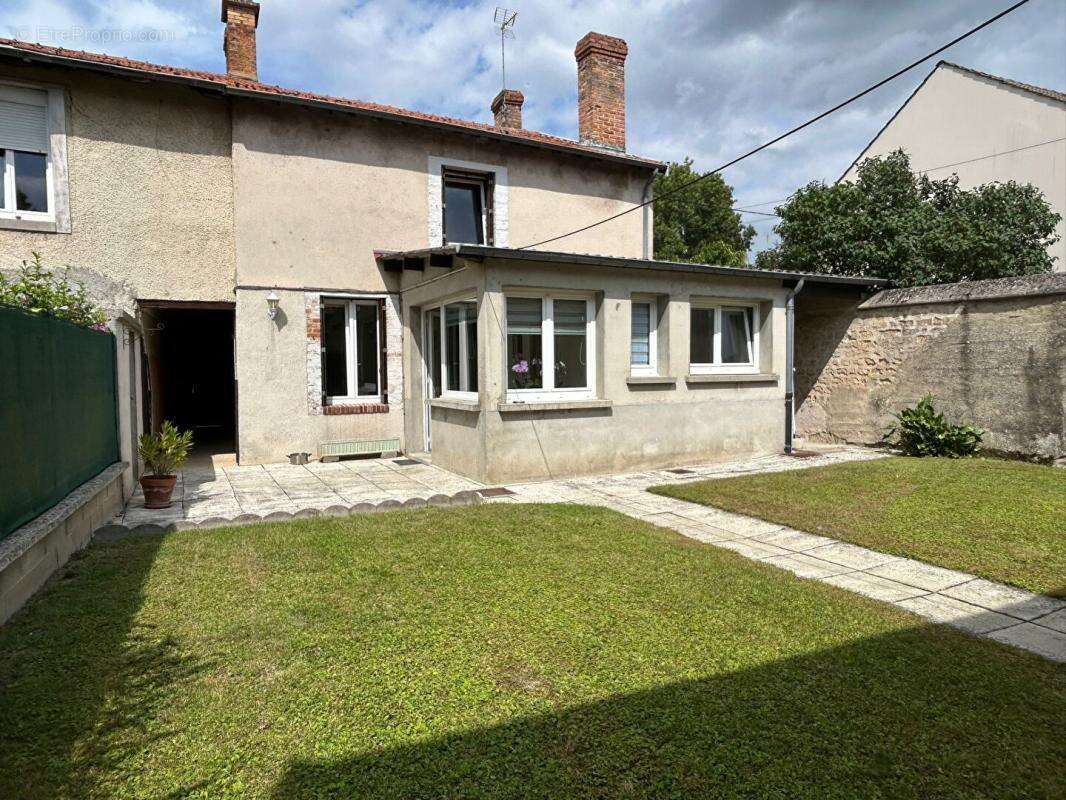 Maison à BOULT-SUR-SUIPPE