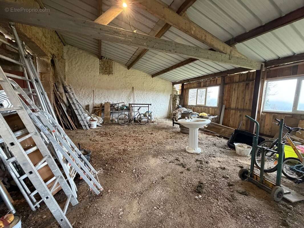 Maison à DUN-LES-PLACES