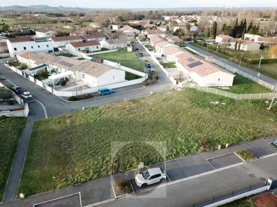 Terrain à REVEL