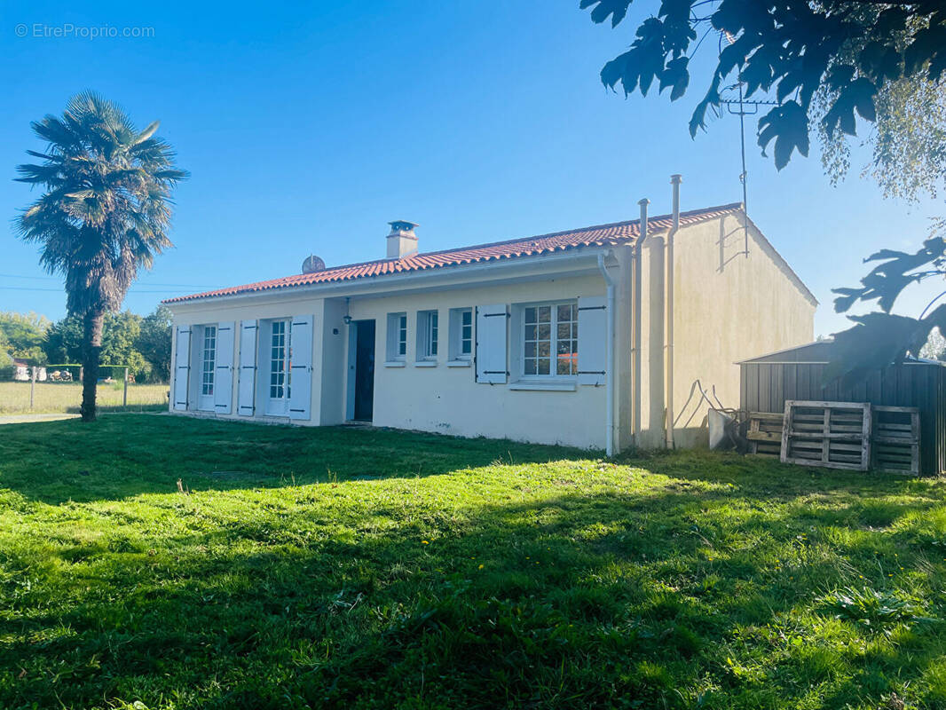 Maison à COMMEQUIERS
