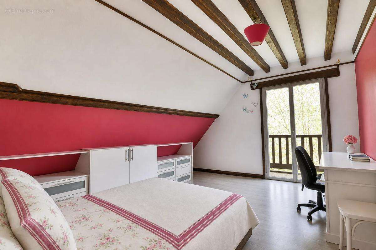 Spacieuse maison 9 pièces à Changé, 207 m² - photo 8