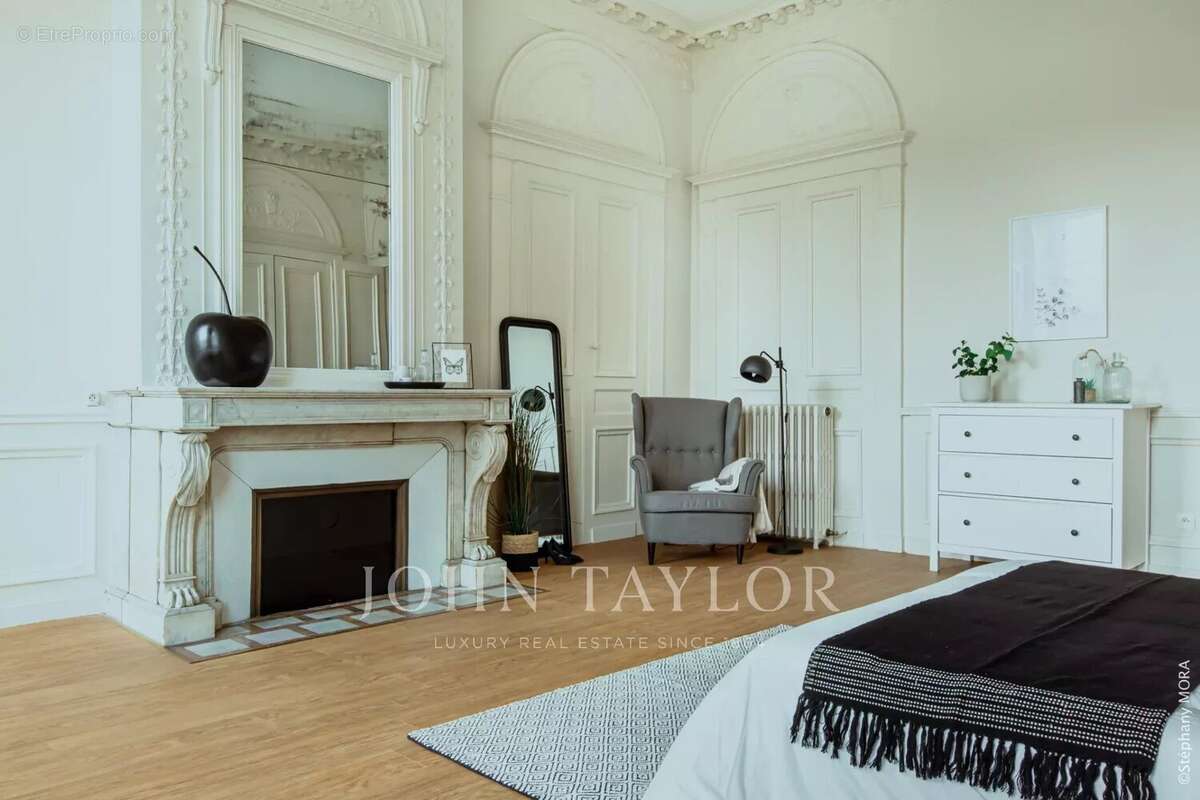 Appartement de caractère avec balcons - Chartrons - John Taylor Bordeaux - photo 6