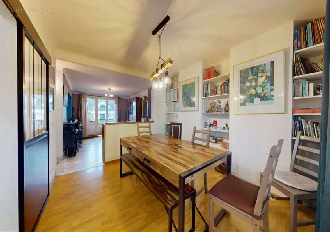 Maison à OZOIR-LA-FERRIERE