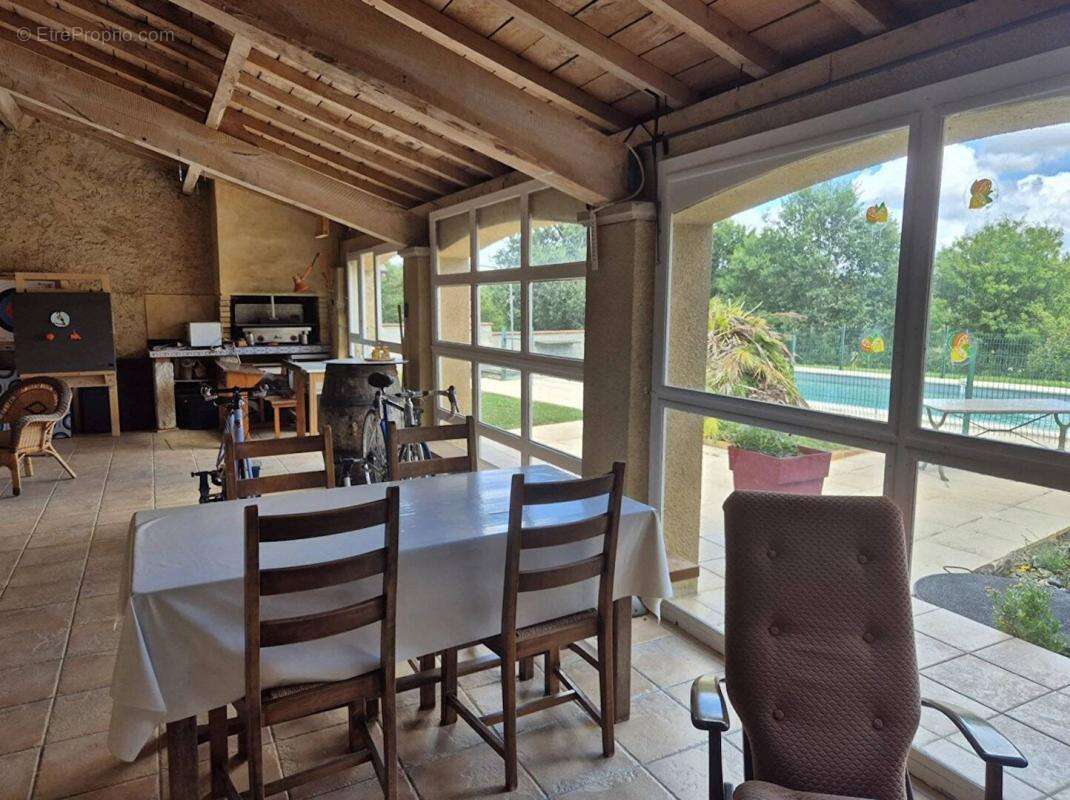 Maison à SAINT-JEAN-LE-COMTAL