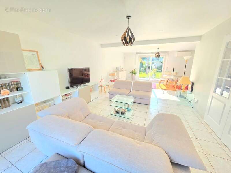 Maison à LA CELLE-SAINT-CLOUD