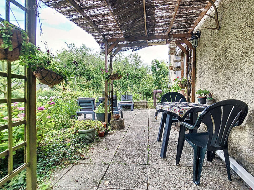 Maison à NEUFCHATEAU