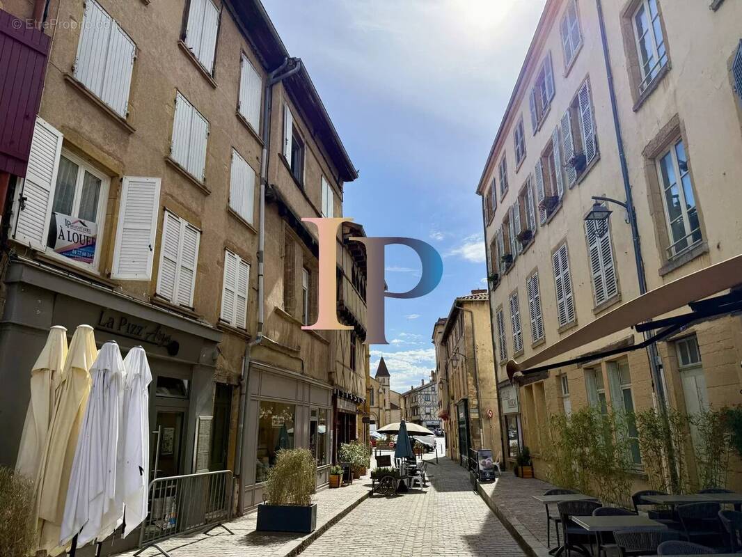 Appartement à CHARLIEU