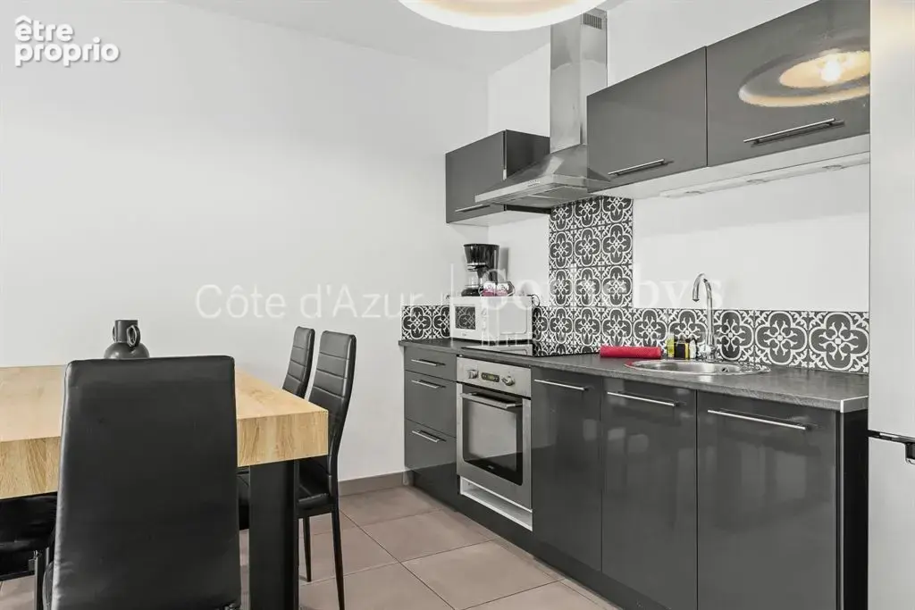 Nice quartier du Port, appartement avec grande terrasse rue Papon - photo 7