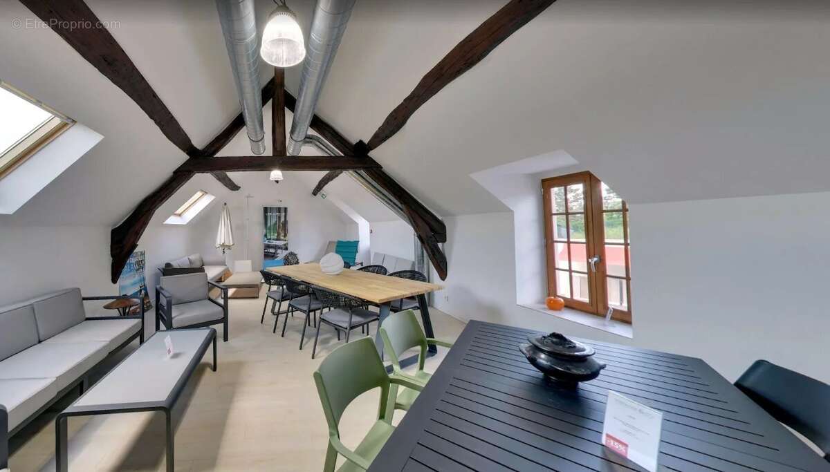 Commerce à COIGNIERES