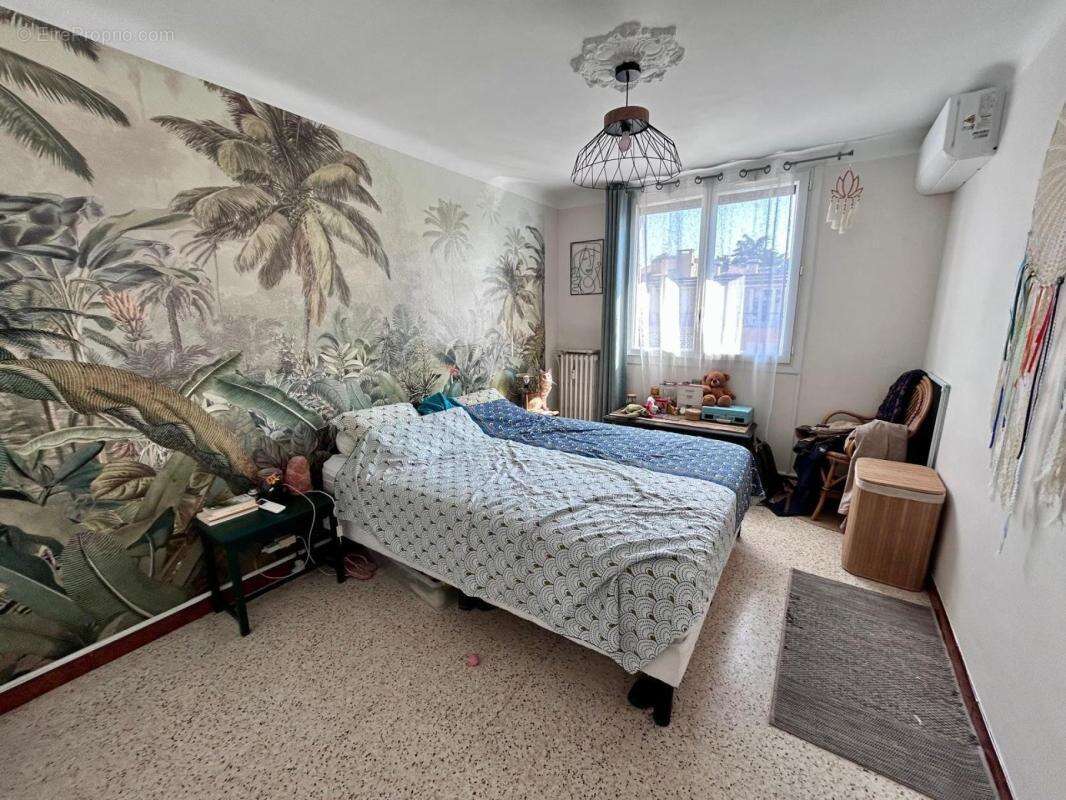 À vendre – t3 51m² rénové avec balcon, box et cave - saint-raphael - photo 4