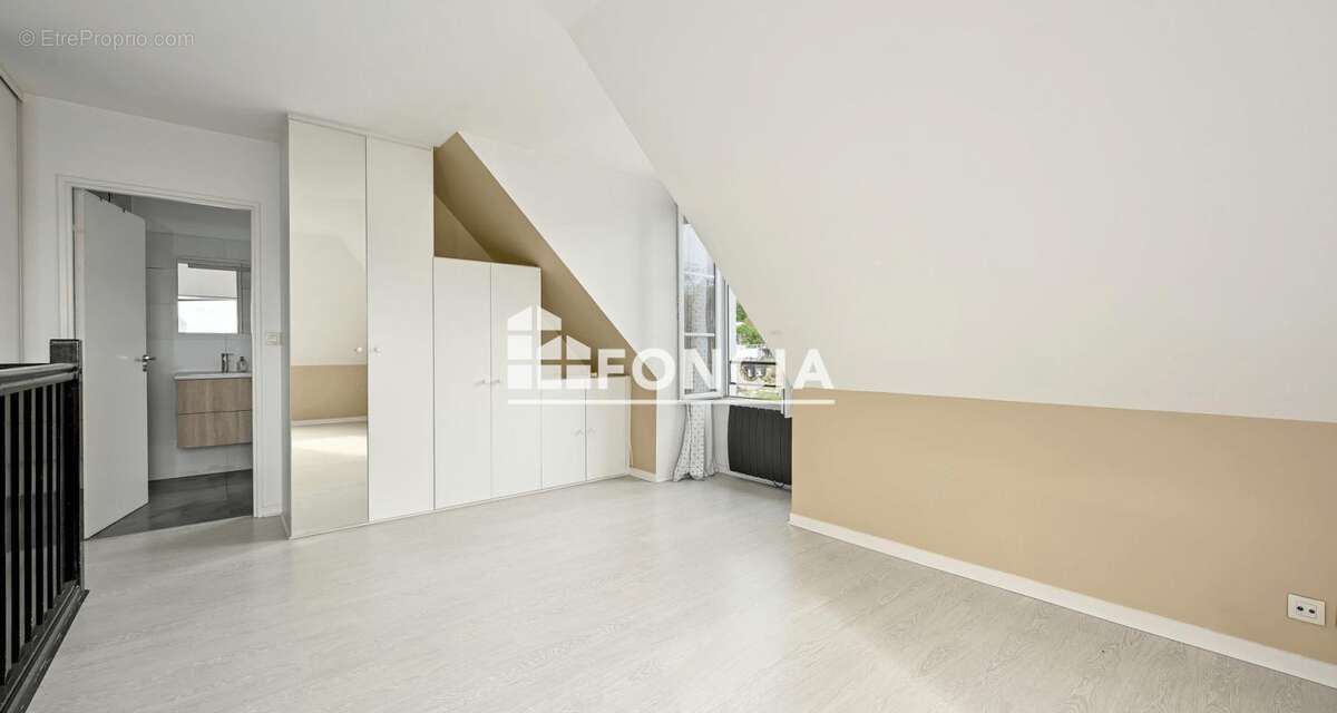Appartement à LE PLESSIS-ROBINSON