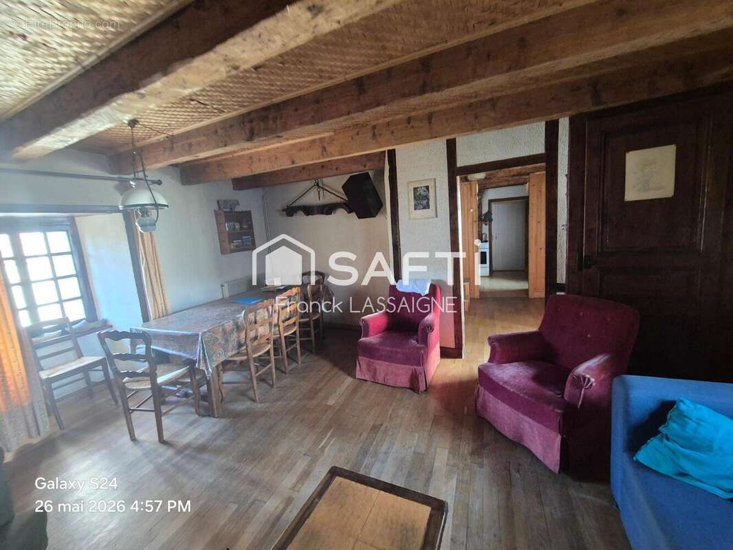 Maison 113 m² à Vertolaye  - photo 5