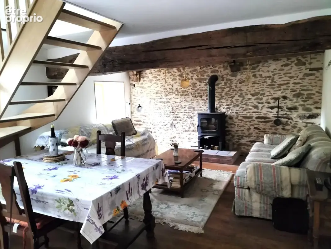 maison La Chapelle au Riboul  salle à manger