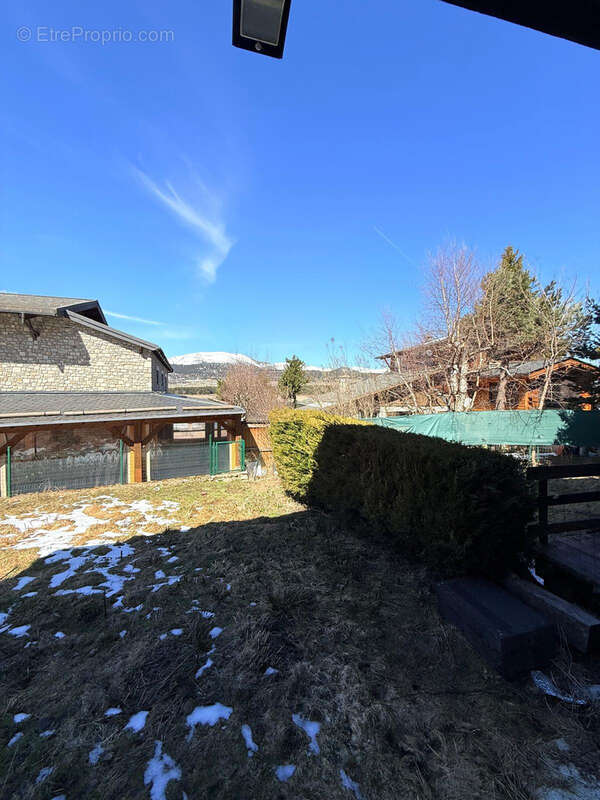 Appartement à MATEMALE