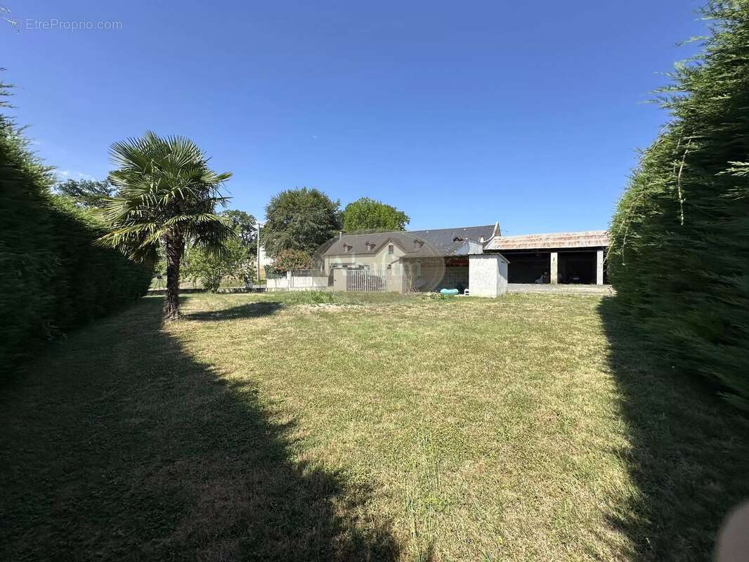 Maison à OLEAC-DESSUS