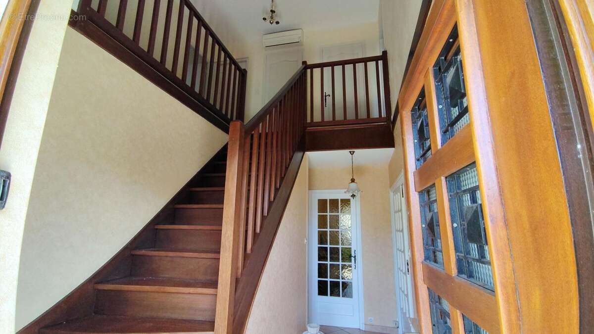 Maison à TERRASSON-LAVILLEDIEU