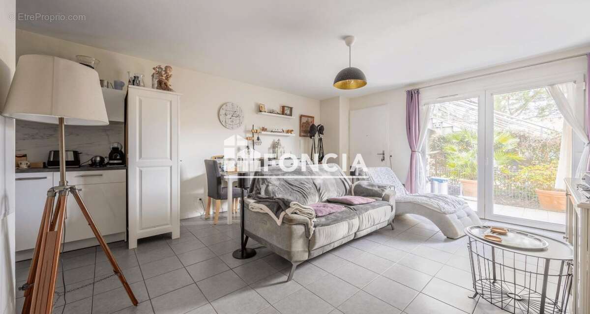 Appartement à YVRAC