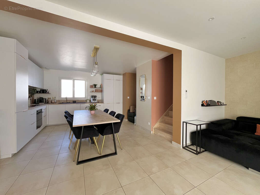 POMEROLS - VILLA 2022 de 85 m² avec 3 chambres, garage et jardin - photo 3