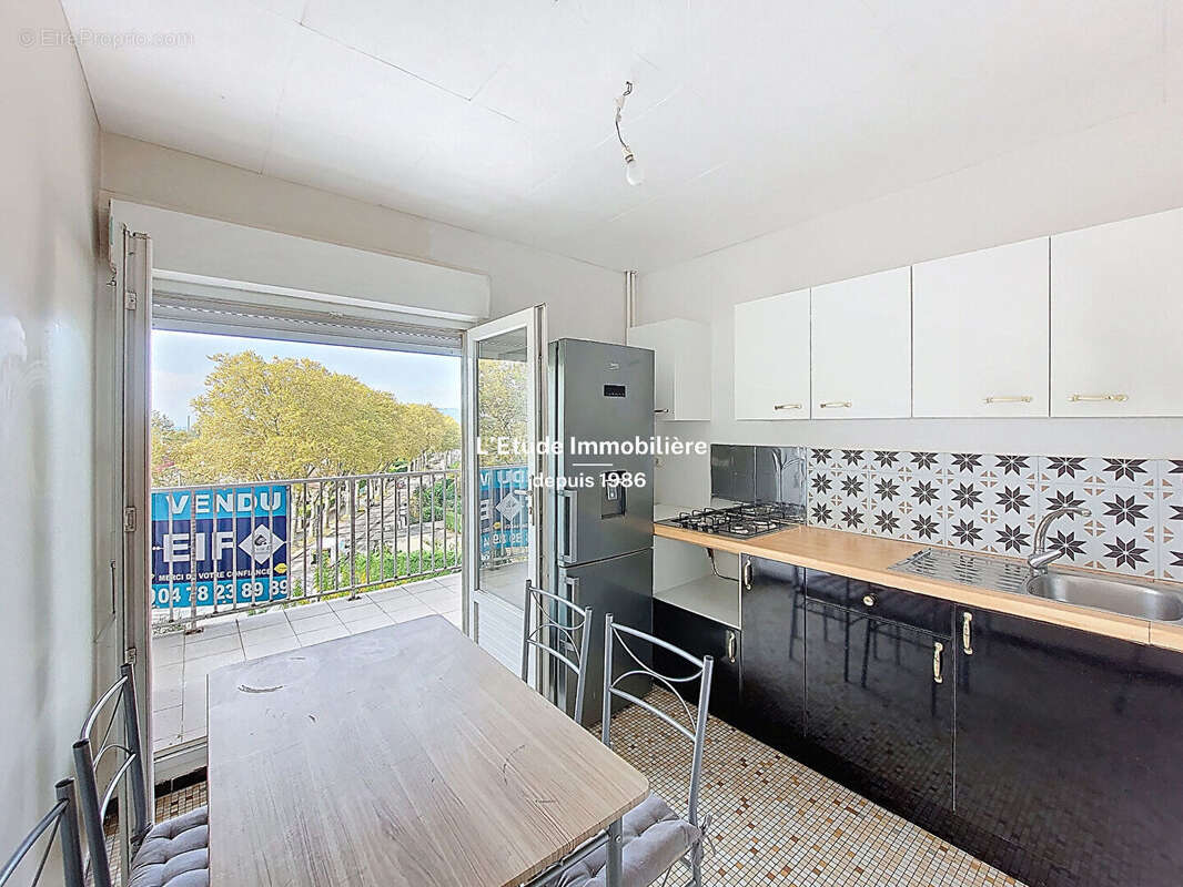 Appartement à RILLIEUX-LA-PAPE