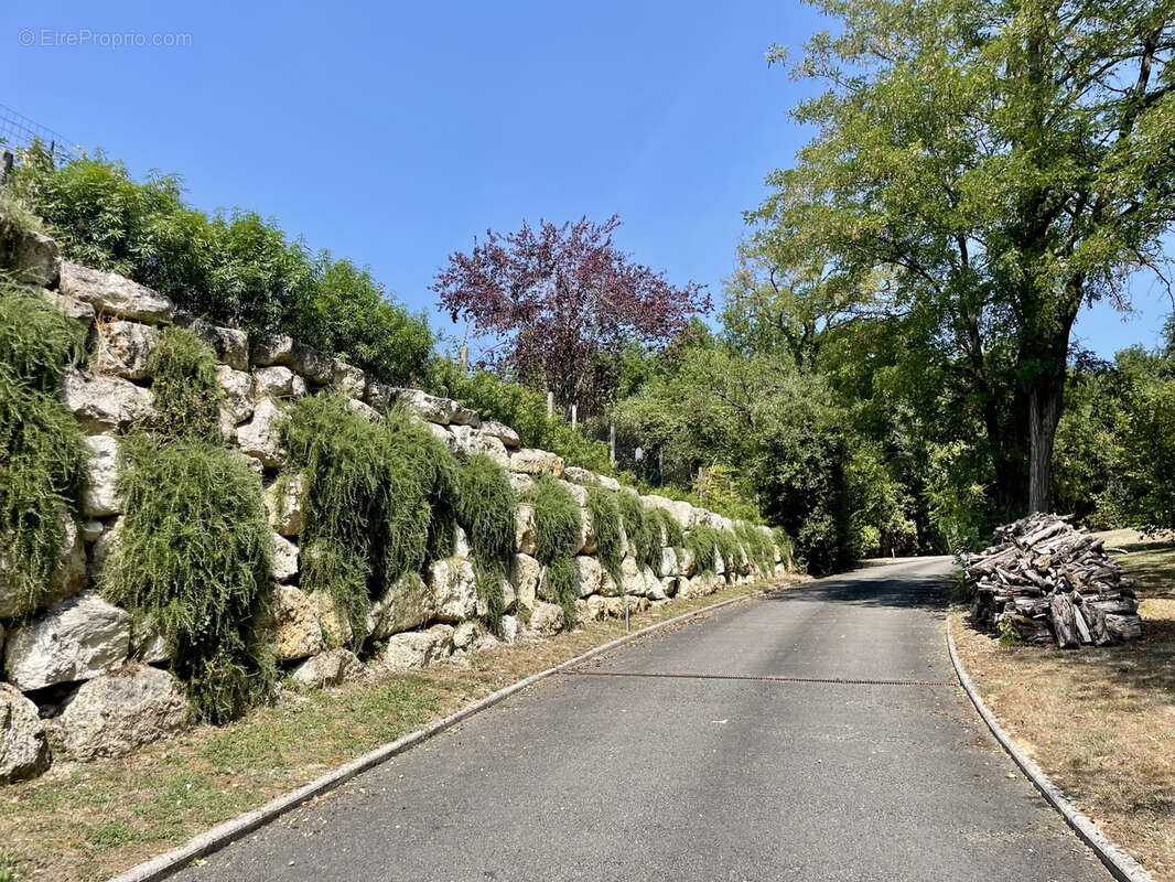 Maison à SAINT-YRIEIX-SUR-CHARENTE