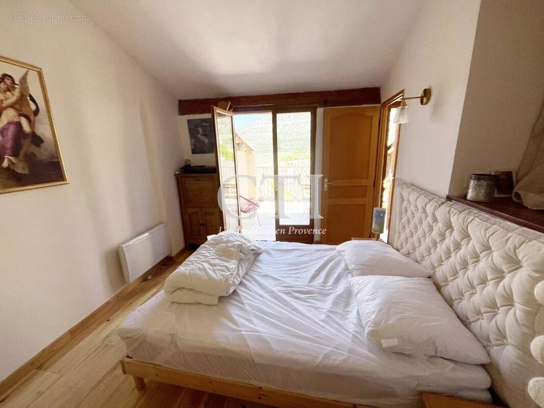 Appartement à MALAUCENE