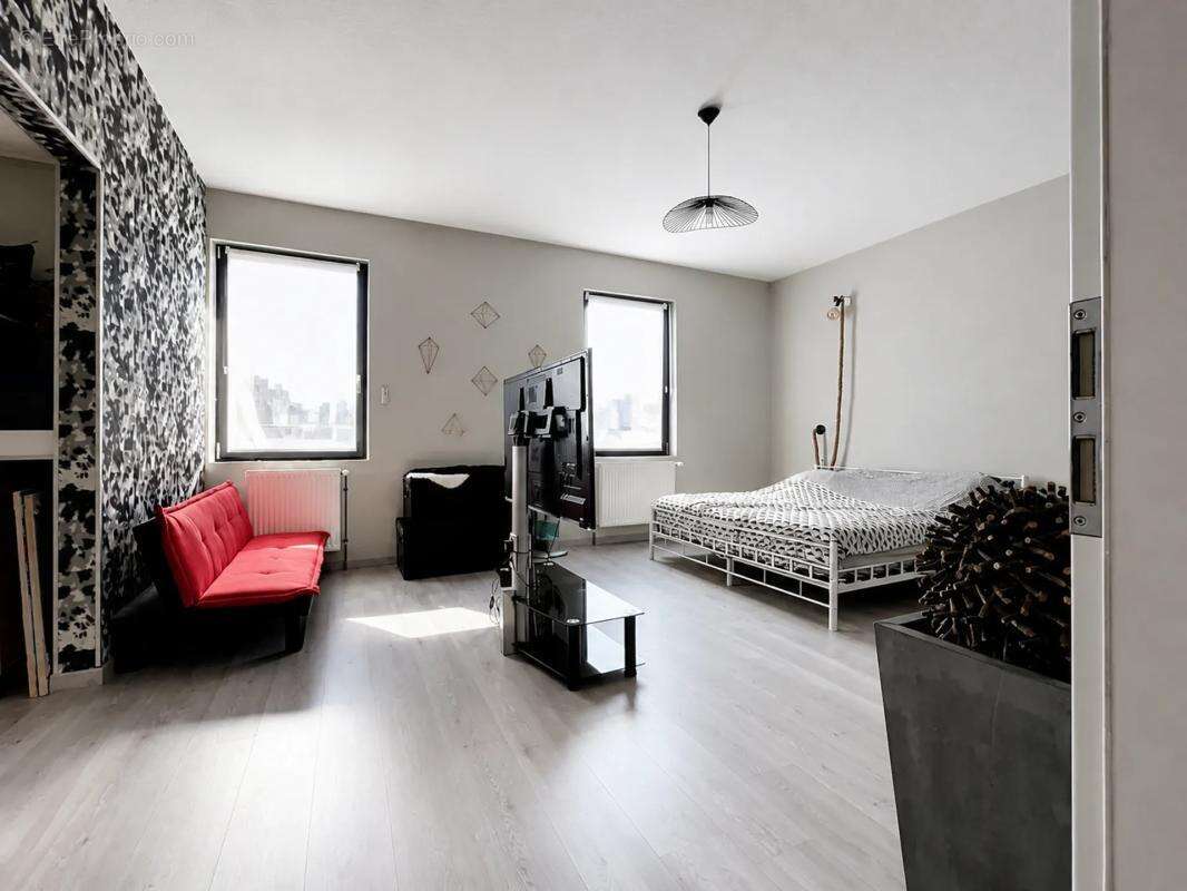 Maison de 8 pièces de 197,6 m² à Yutz - photo 5