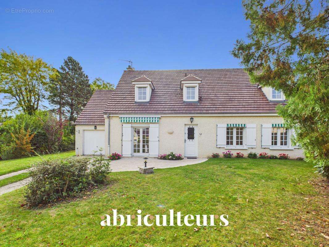 Maison à AVILLY-SAINT-LEONARD