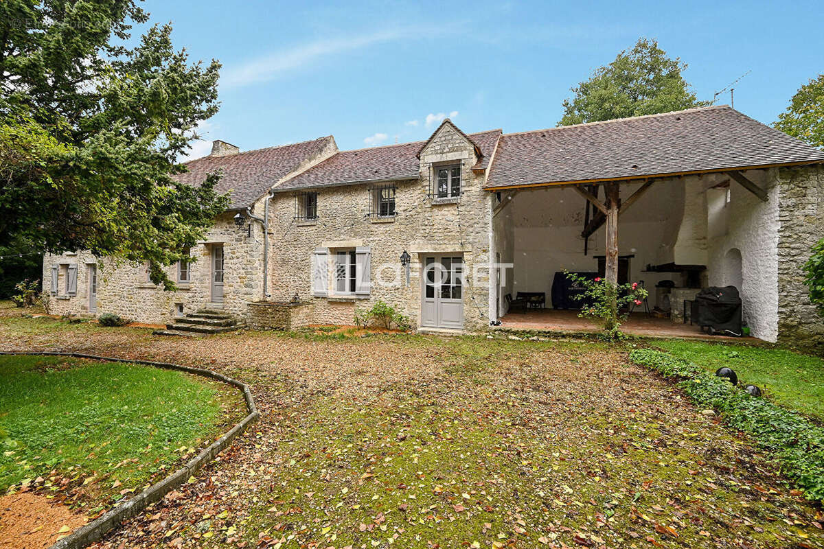 Maison à YEVRE-LA-VILLE