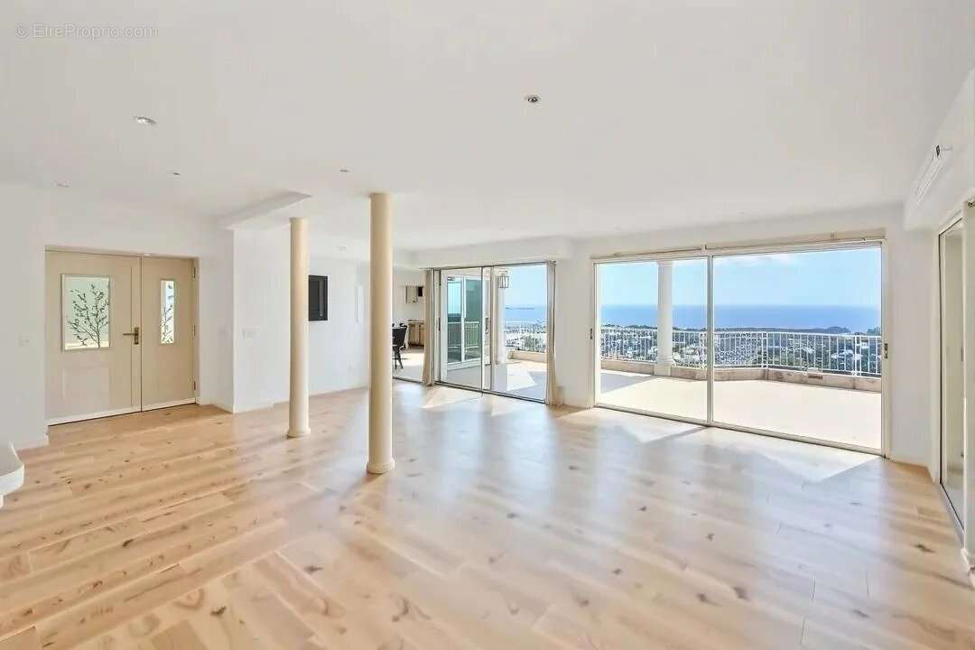 Maison à MANDELIEU-LA-NAPOULE