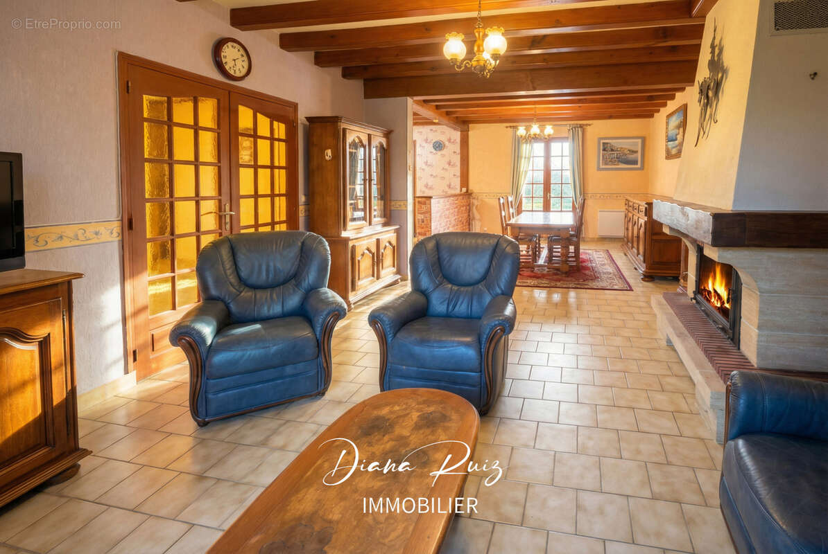Maison à CORNE