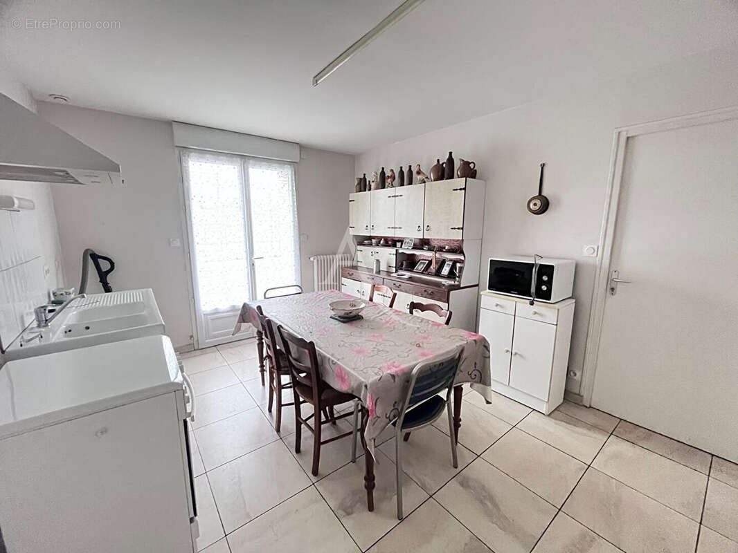 Maison à CHALONS-DU-MAINE