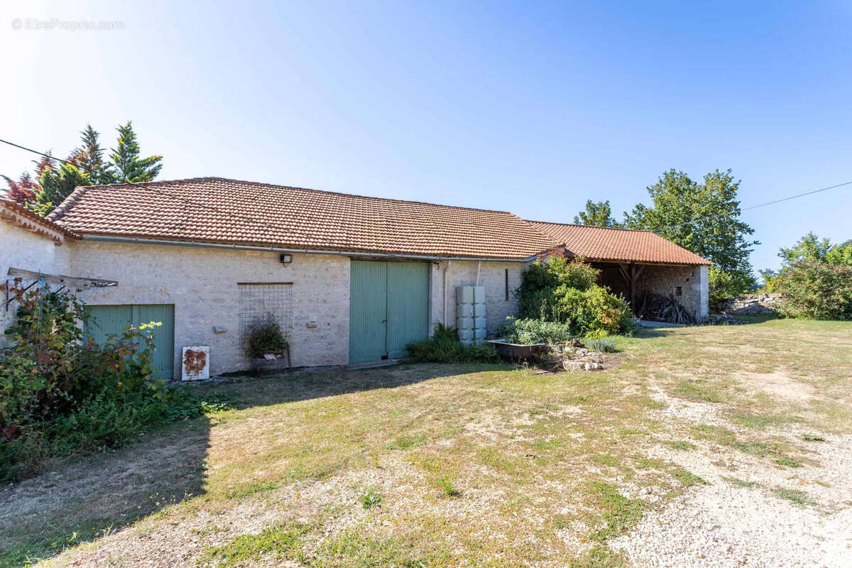 Smallholding in a beautiful location - photo 23