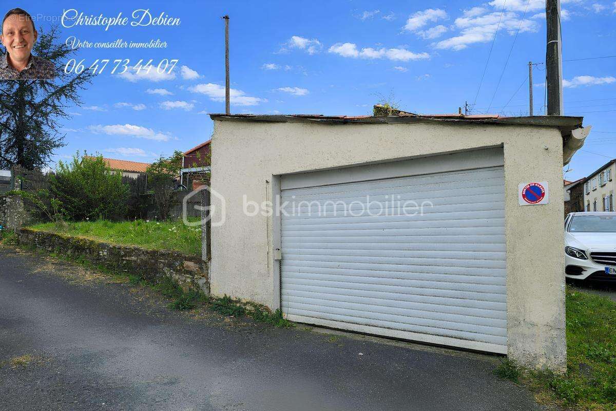 Maison à SAINT-GEORGES-DE-MONTAIGU