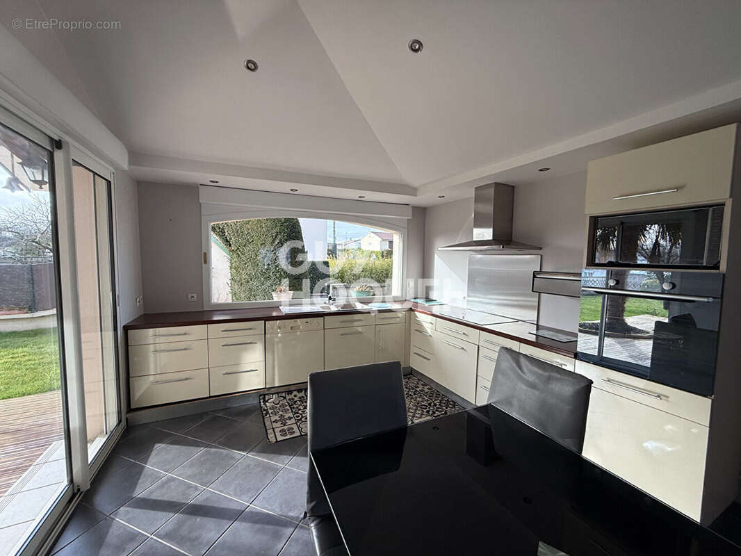 Maison 167 m² à Chevrieres  - photo 2