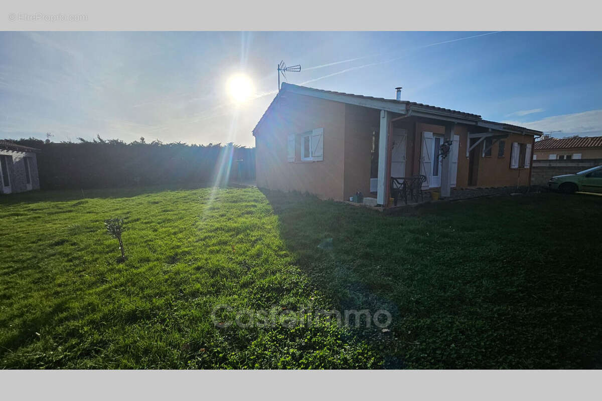 Maison à CASTELMAYRAN