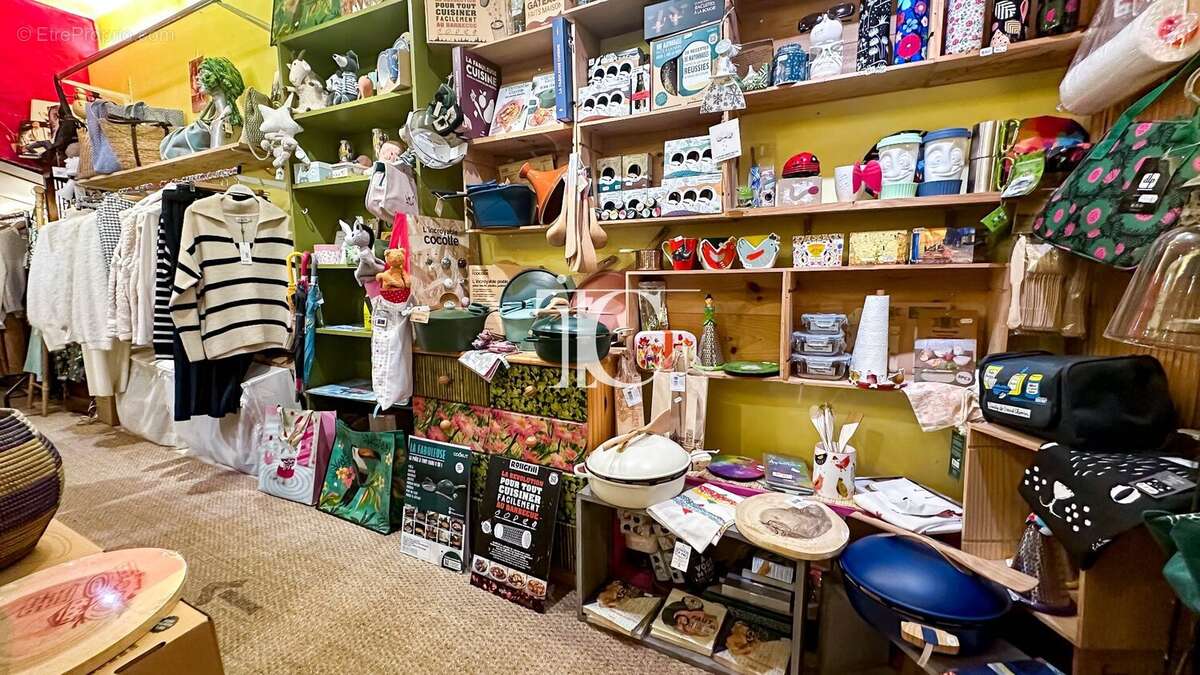 Commerce à SAINT-AMBROIX