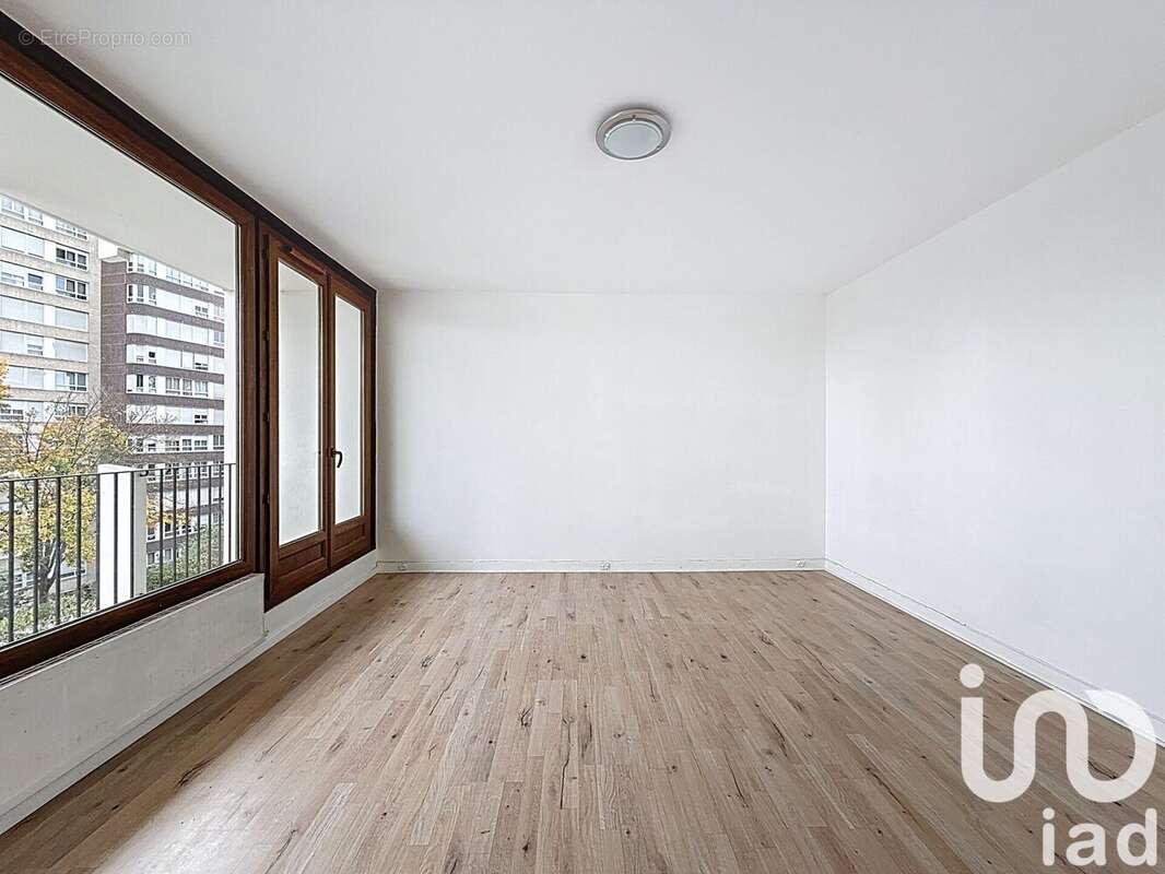 Photo 6 - Appartement à COURBEVOIE