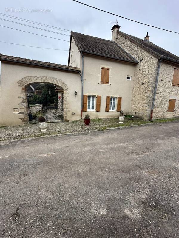 Maison à THOREY-SUR-OUCHE