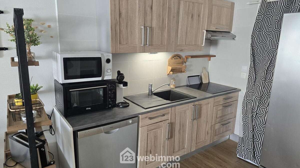 Cuisine équipée et meublée - Maison à TALMONT-SAINT-HILAIRE