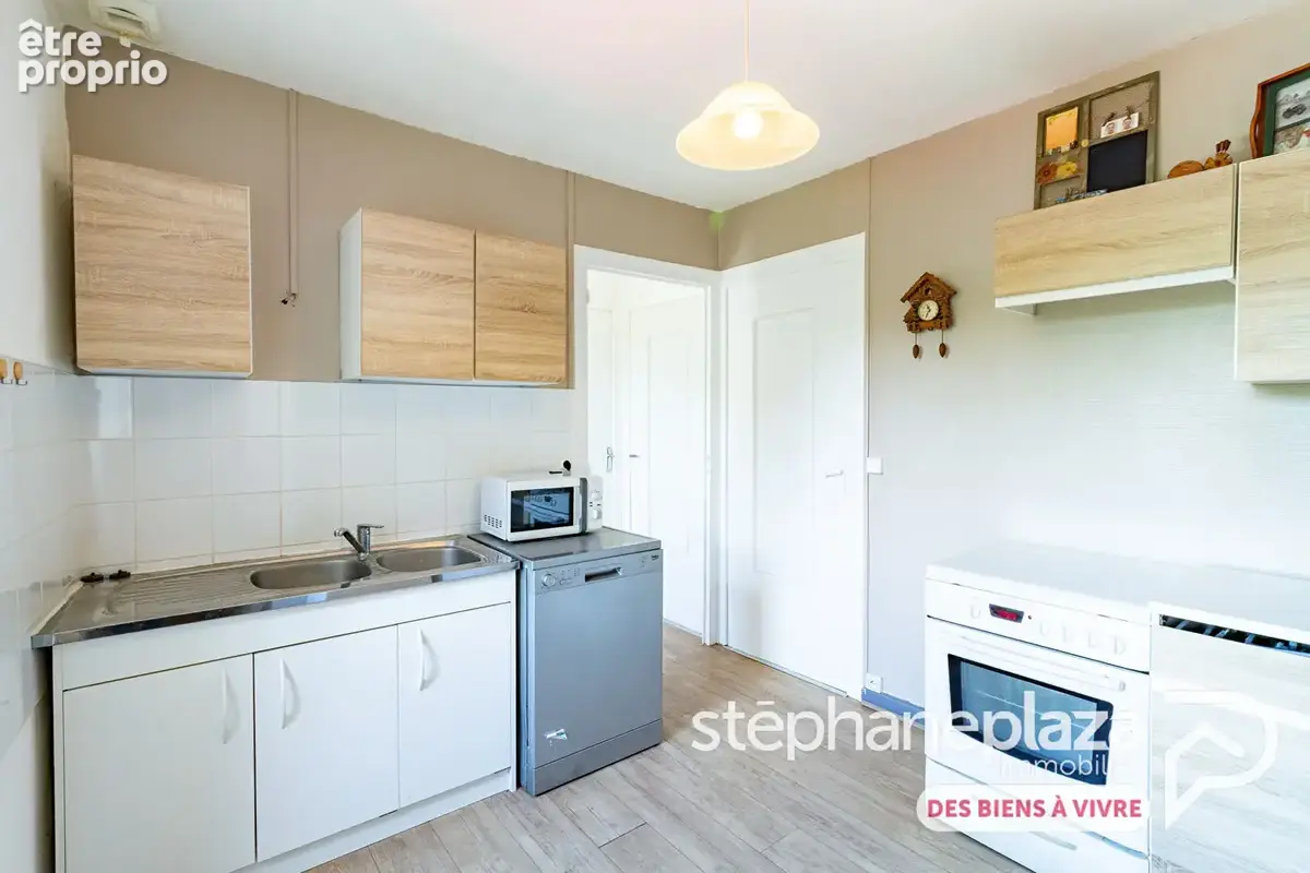 Maison de village de 85m² avec garage de 44m² au centre de Chalamont - photo 4