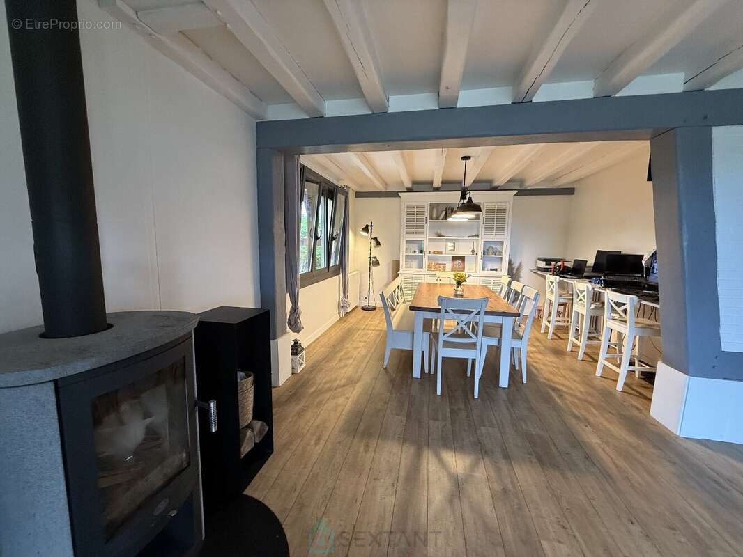 Maison à SAINTE-MARGUERITE-SUR-DUCLAIR