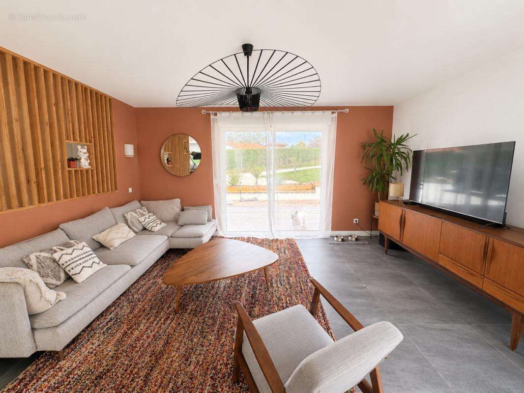 Maison à SALLES
