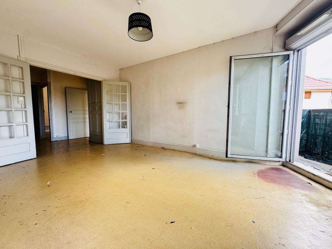 Appartement à SAULT-BRENAZ